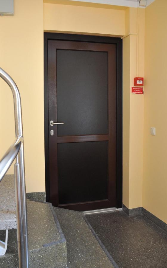 Riga City Center Quiet Apartment With Free Private Parking Exterior foto